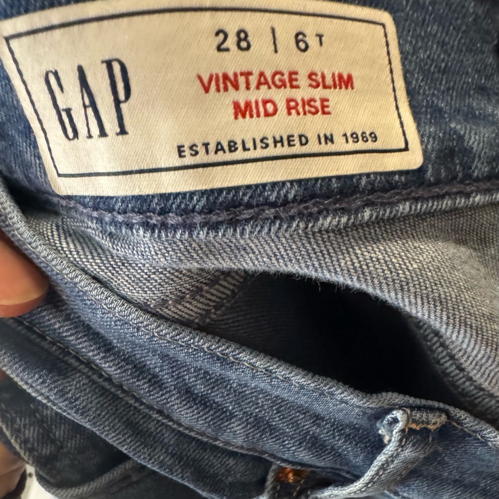 GAP Vintage Slim Mid Rise Jeans | Size 28 Tall (6T) - Picture 3 of 4
